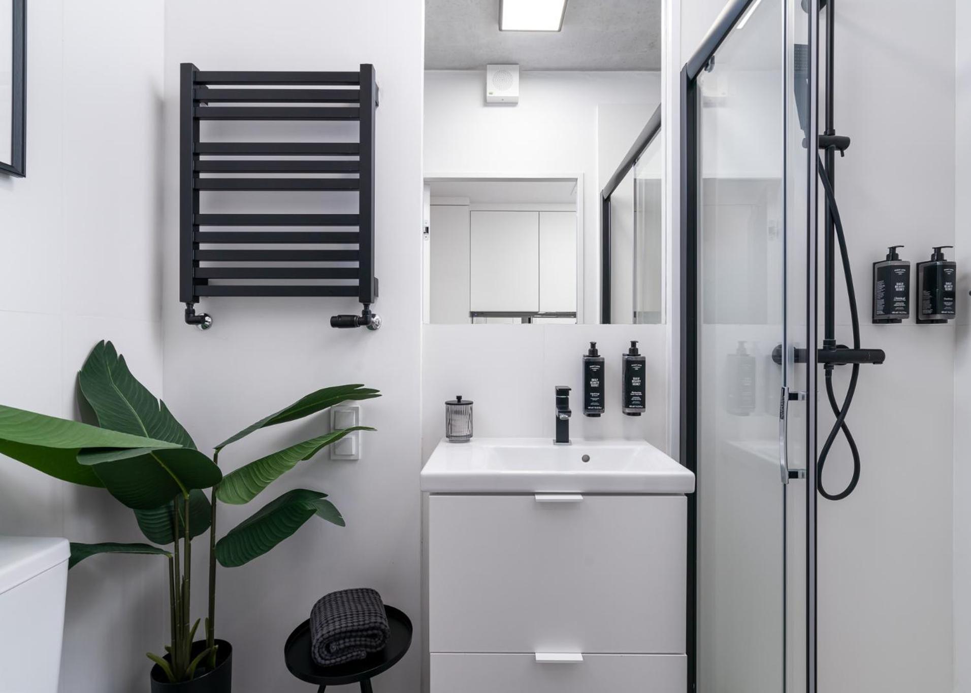 Apartments Wroc'Love By Me &301 Legnicka & Self Check-In 24H & Lift & Air Conditioning Wrocław Exteriör bild